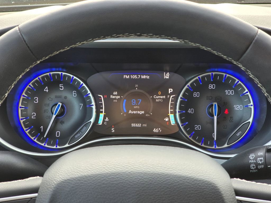 Used 2024 Chrysler Pacifica Touring-L image 27