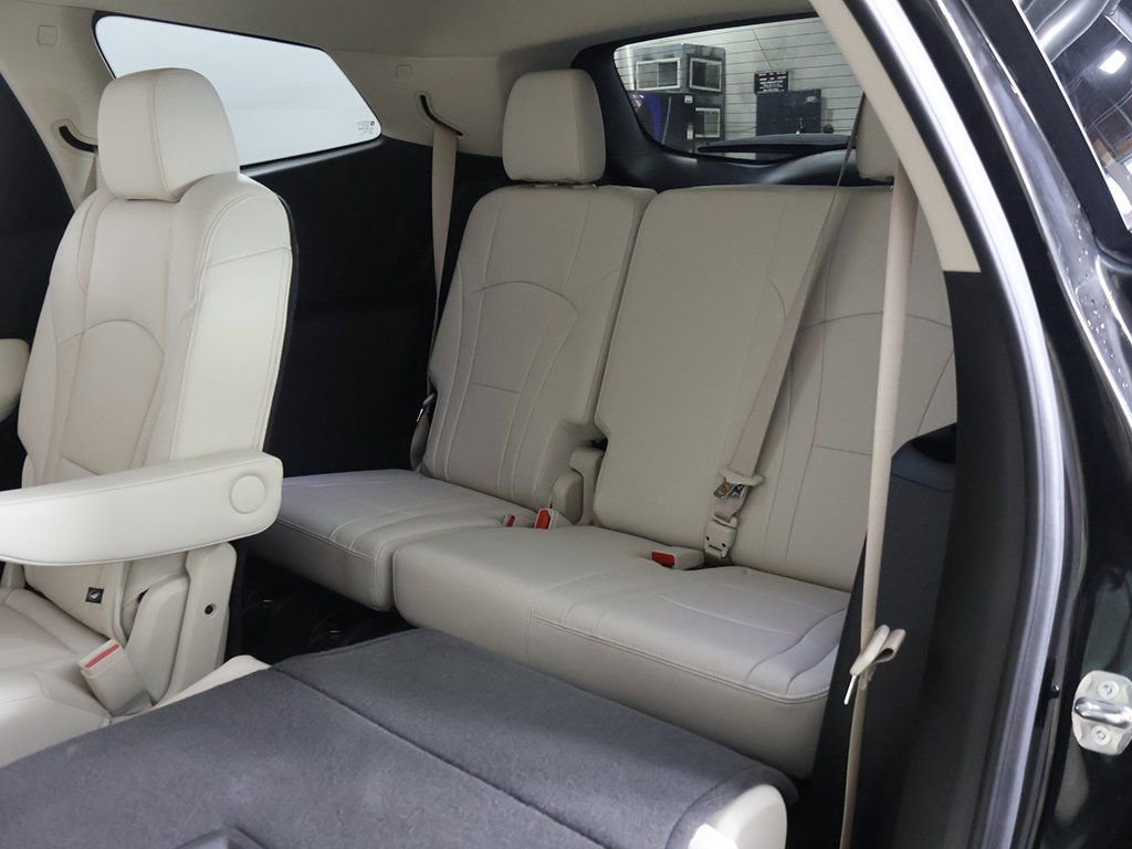 Used 2023 Buick Enclave Essence image 35