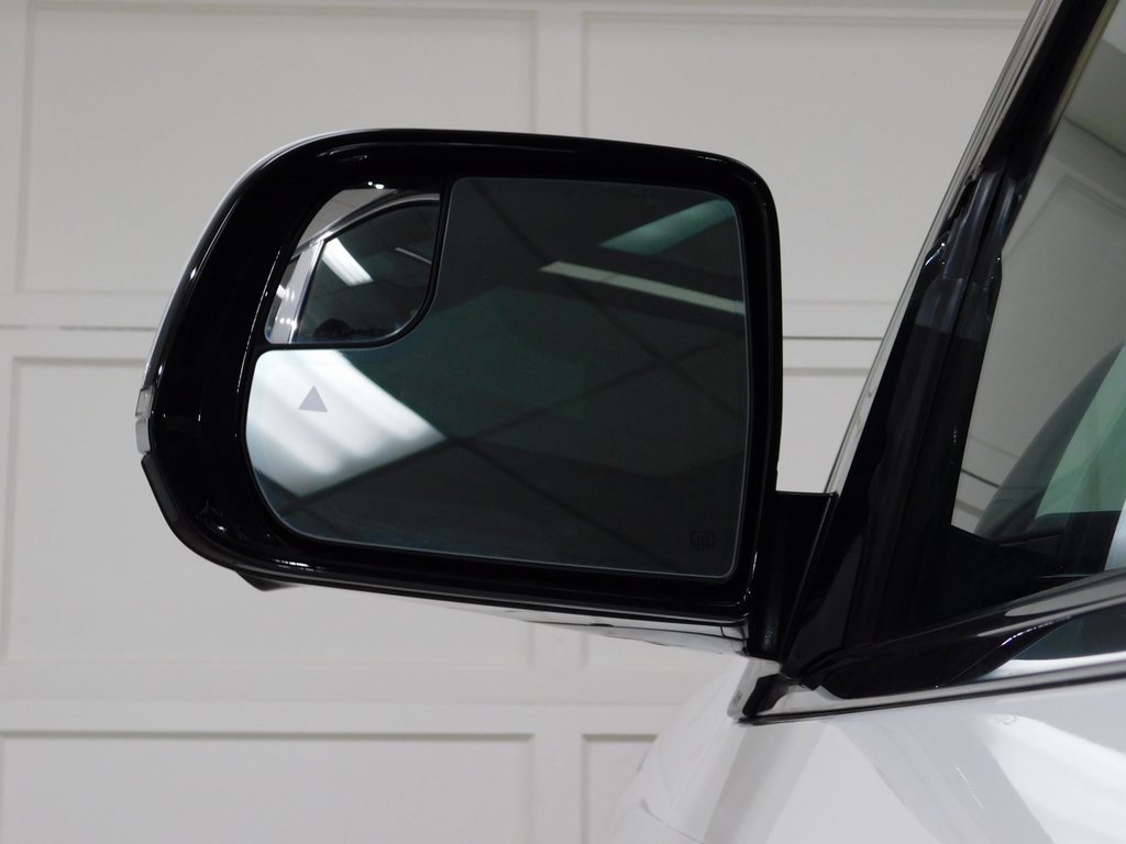 Used 2022 Jeep Grand Wagoneer Series II w/ Convenience Group III image 23