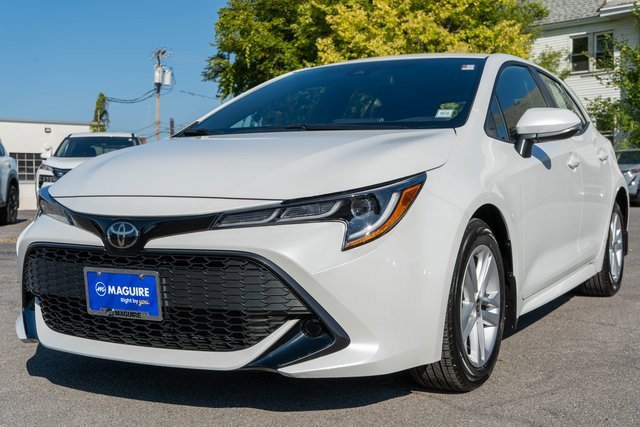 Used 2022 Toyota Corolla SE w/ SE Preferred Package image 2
