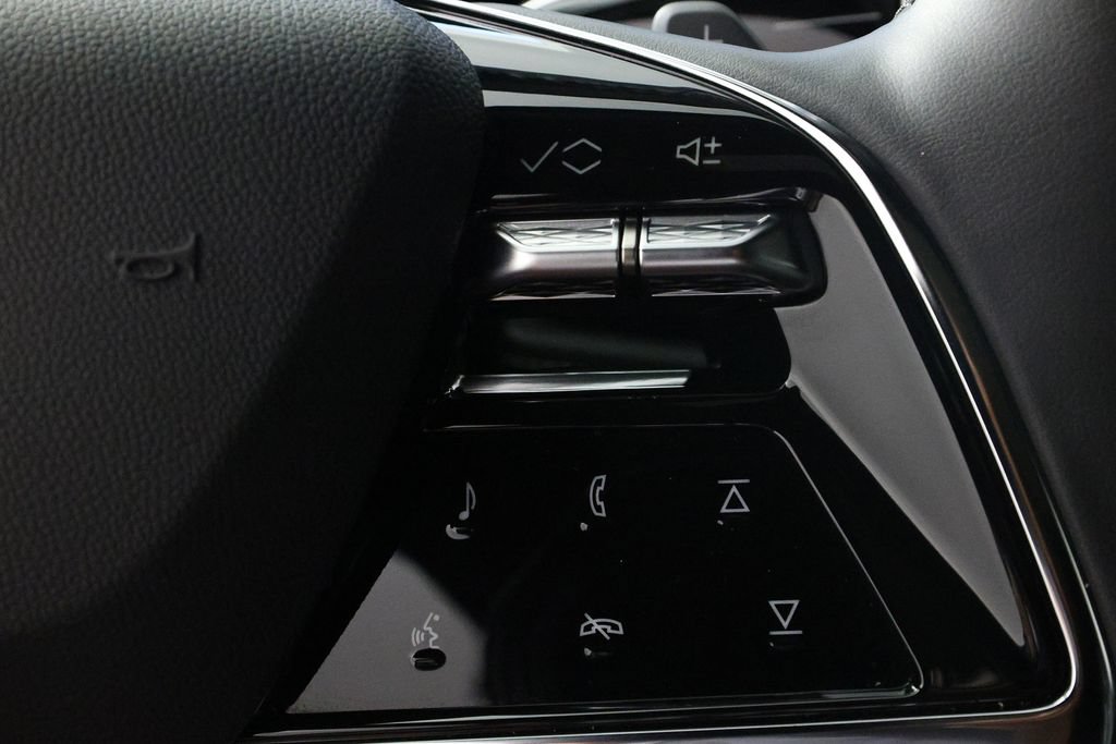 Used 2025 Cadillac Escalade ESV Sport AWD/4WD image 24