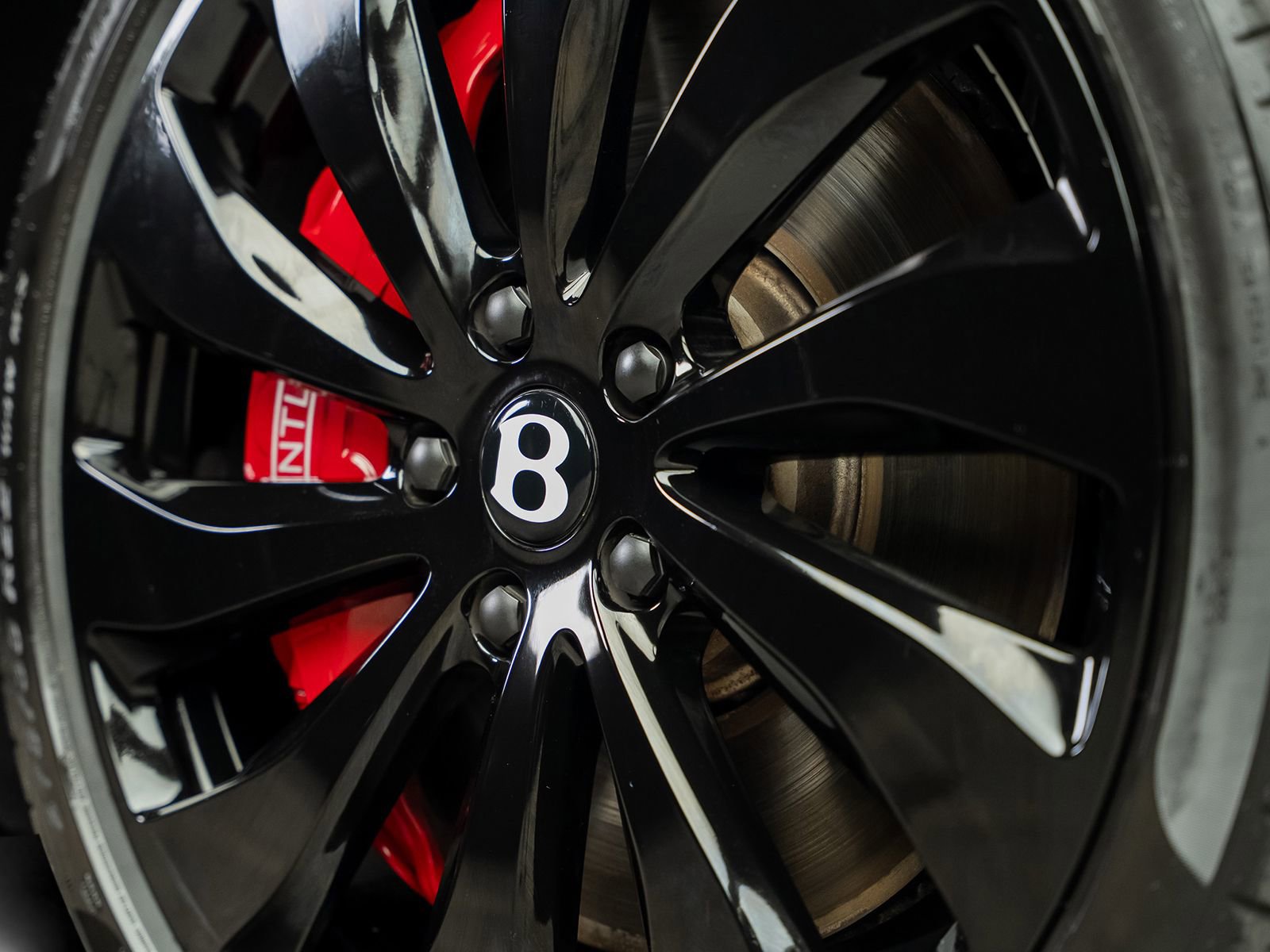 Used 2022 Bentley Flying Spur V8 image 7