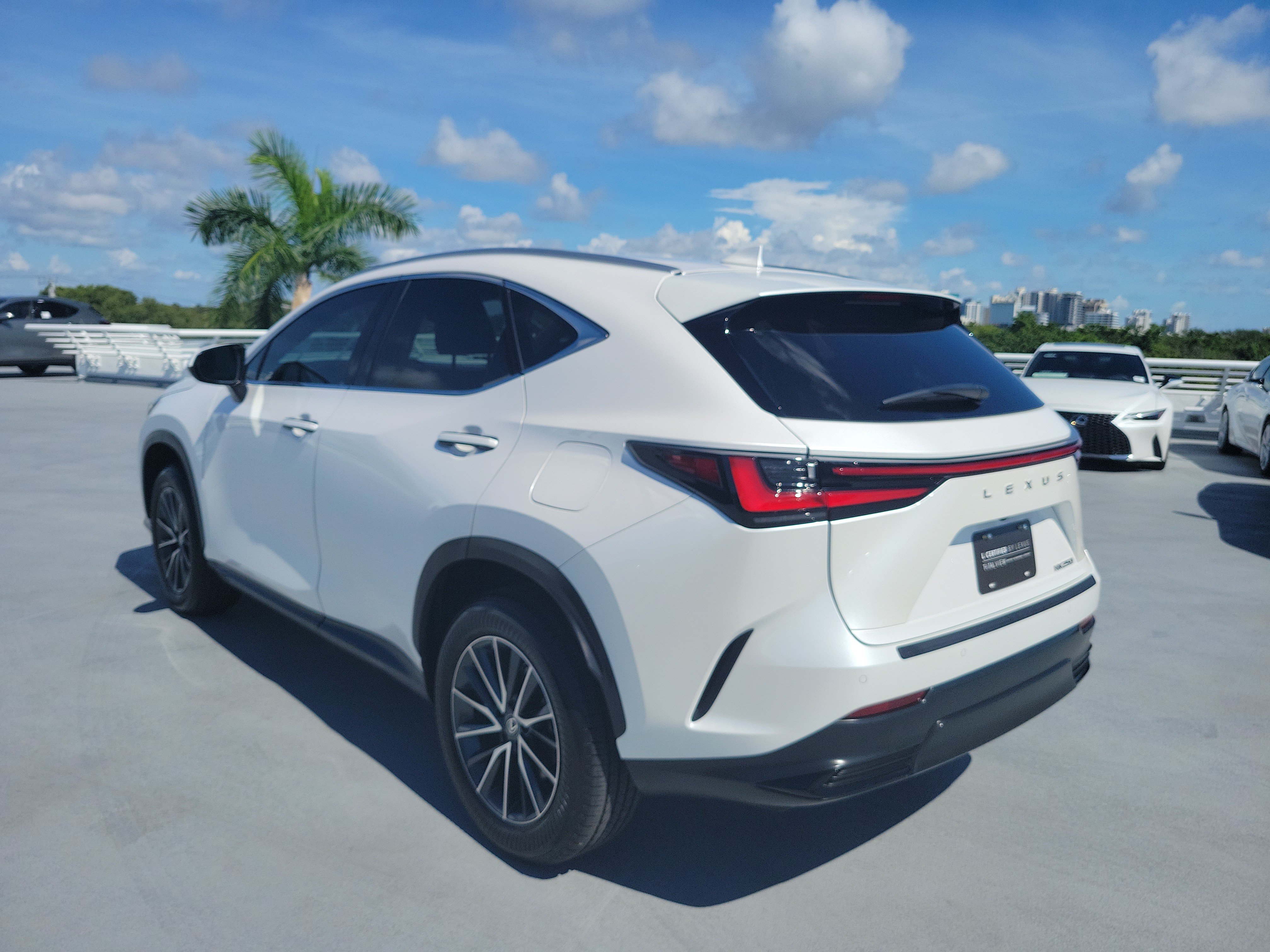 Used 2025 Lexus NX 250 FWD w/ Accessory Package (Z2) image 4