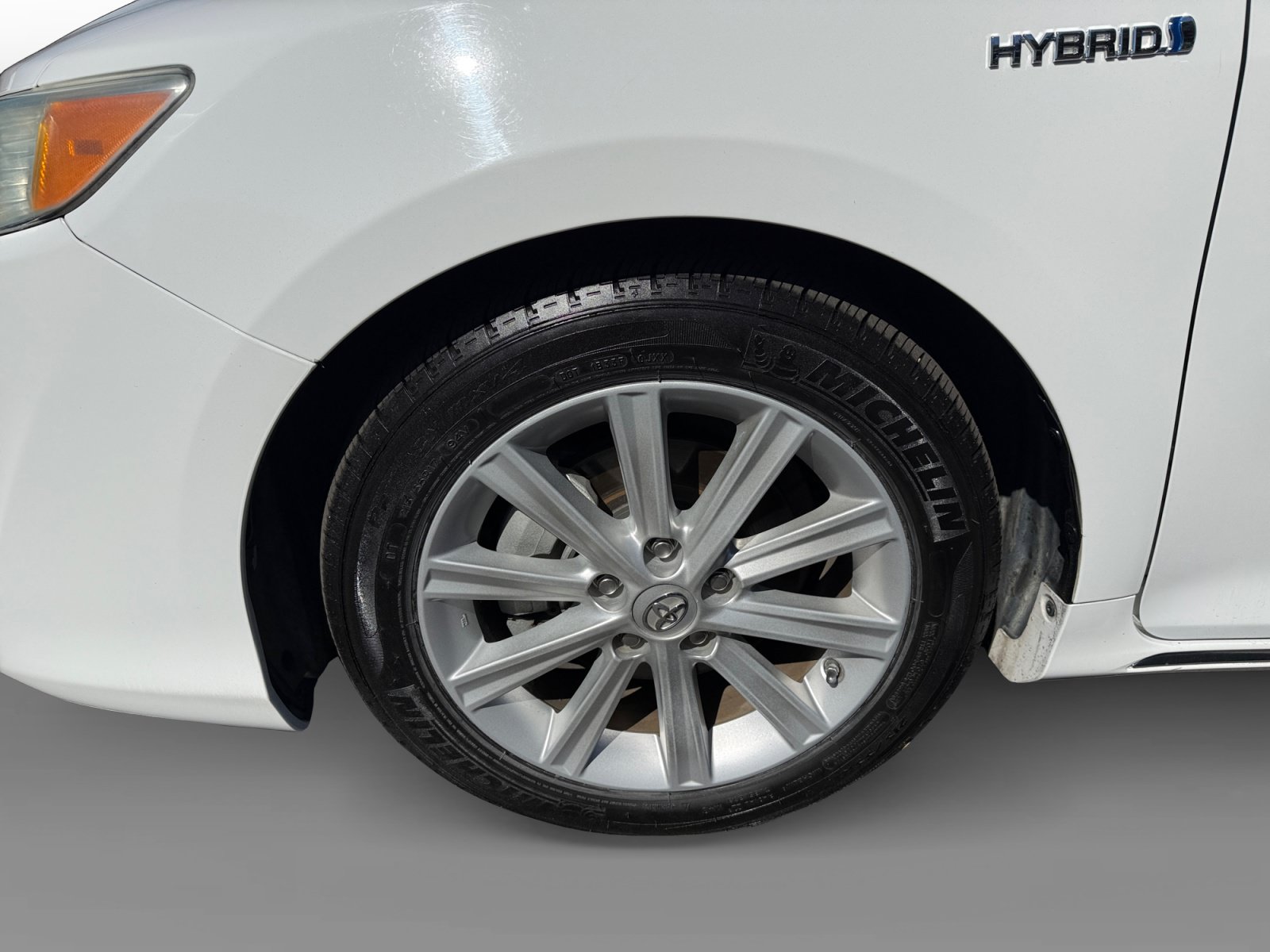 Used 2014 Toyota Camry XLE w/ Leather Package FWD image 9