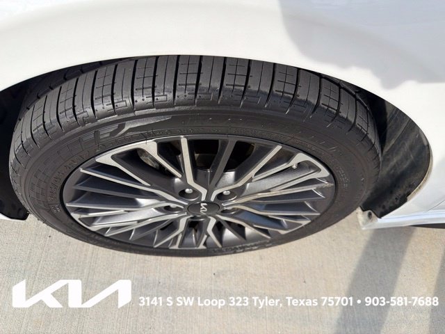 Used 2022 Kia Forte GT-Line w/ GT-Line Premium Package FWD image 4