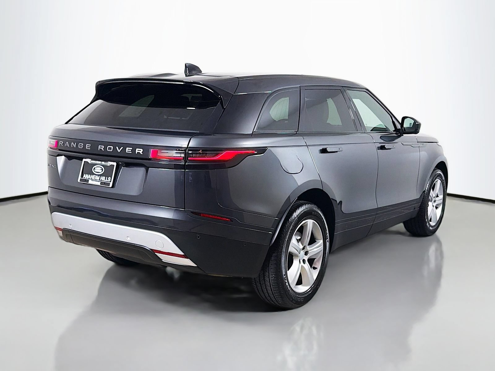 Used 2026 Land Rover Range Rover Velar S AWD/4WD image 5
