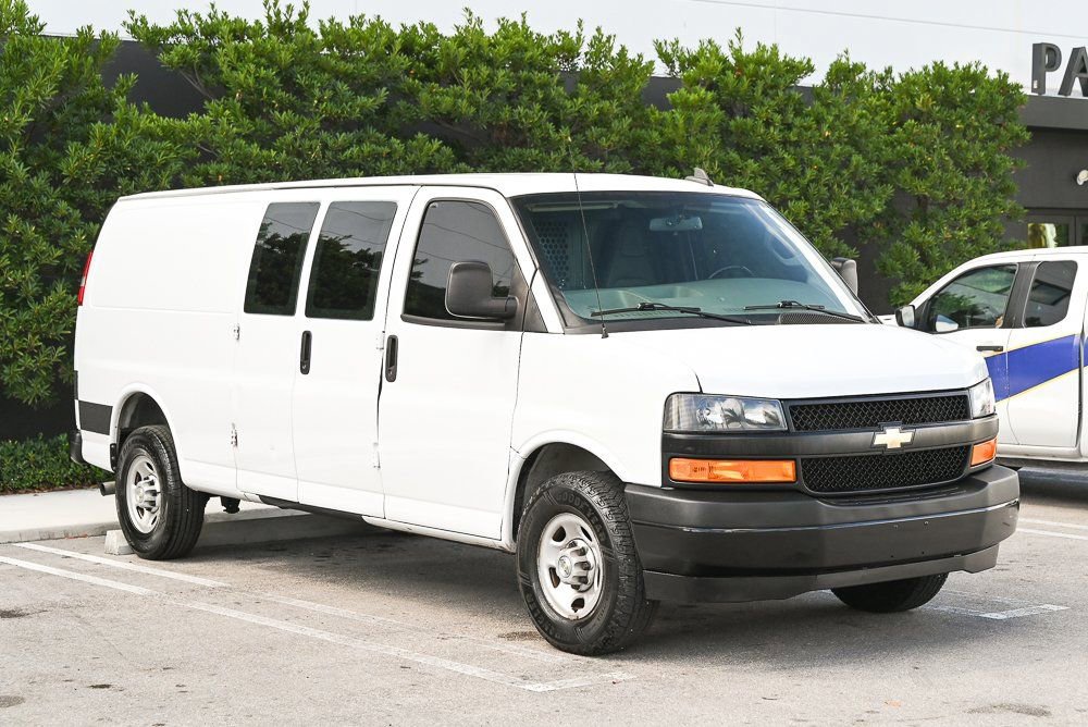 Used 2022 Chevrolet Express 3500 Extended w/ Driver Convenience Package image 3