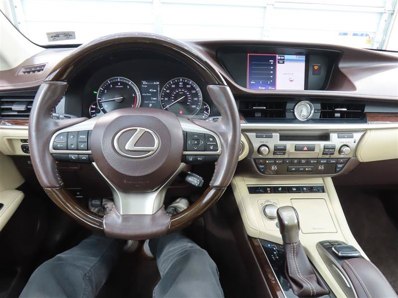 Used 2017 Lexus ES 350 w/ Luxury Package FWD image 18