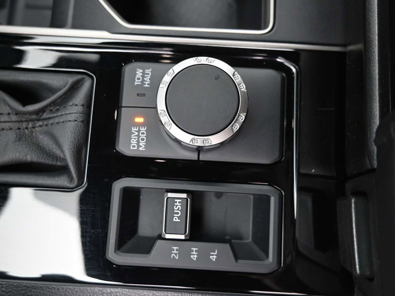 Used 2025 Toyota Tundra SR5 AWD/4WD image 14