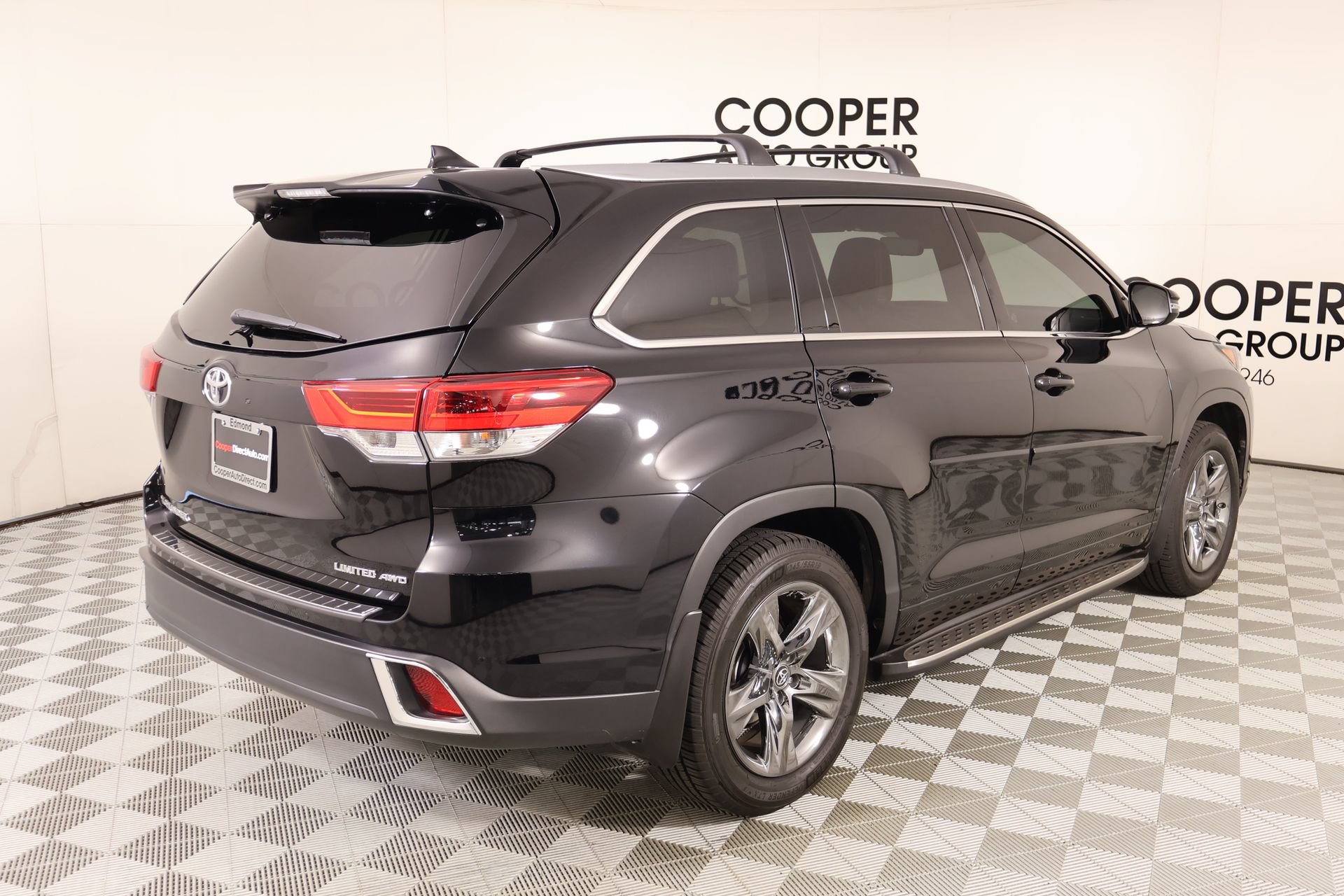 Used 2019 Toyota Highlander Limited Platinum AWD/4WD image 22