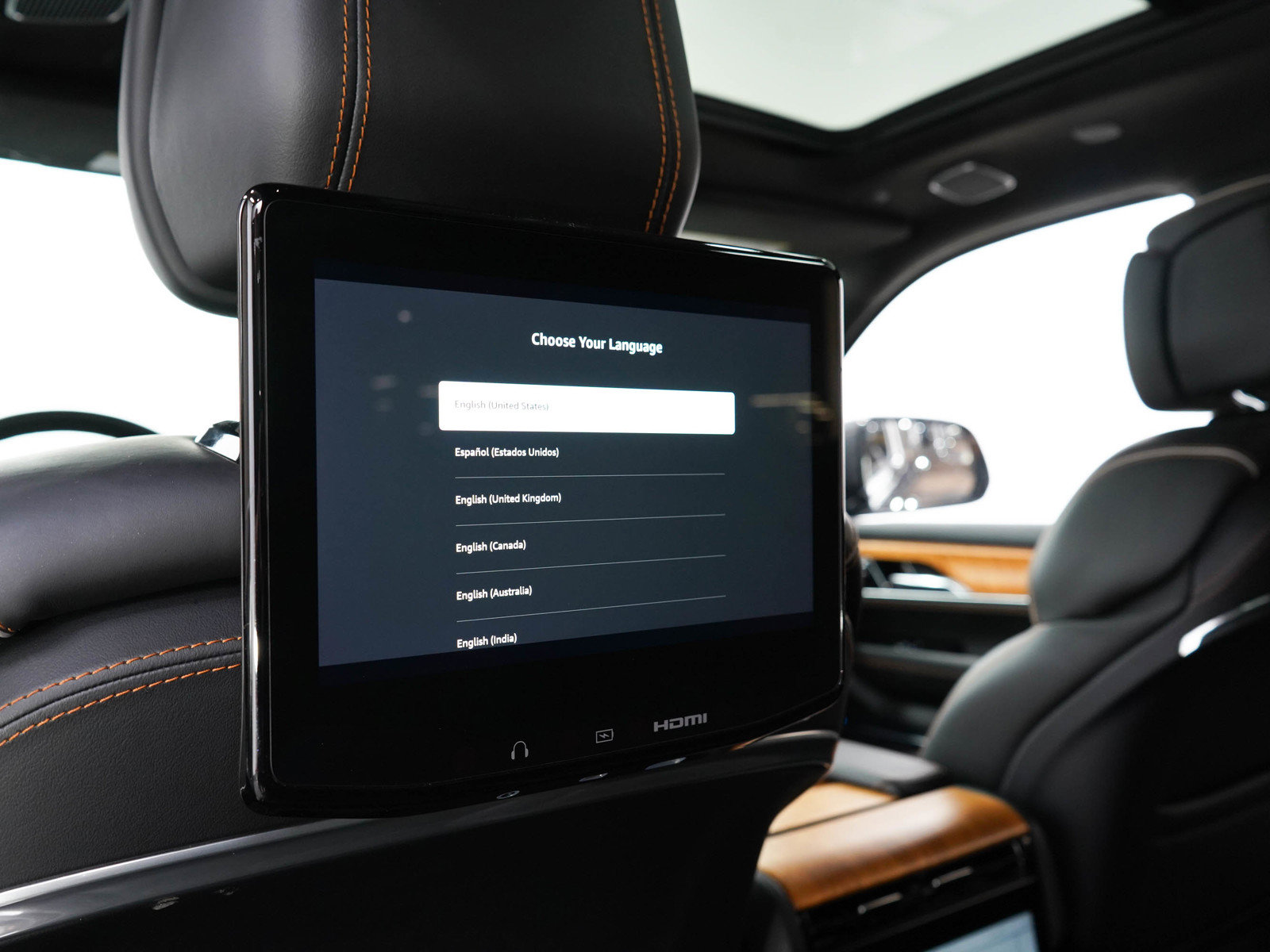 Used 2022 Jeep Grand Wagoneer Series III w/ Rear-Seat Entertainment Group AWD/4WD image 17