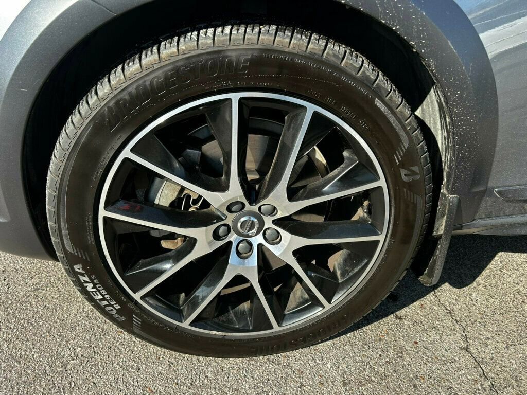 Used 2018 Volvo V90 T6 Cross Country image 34