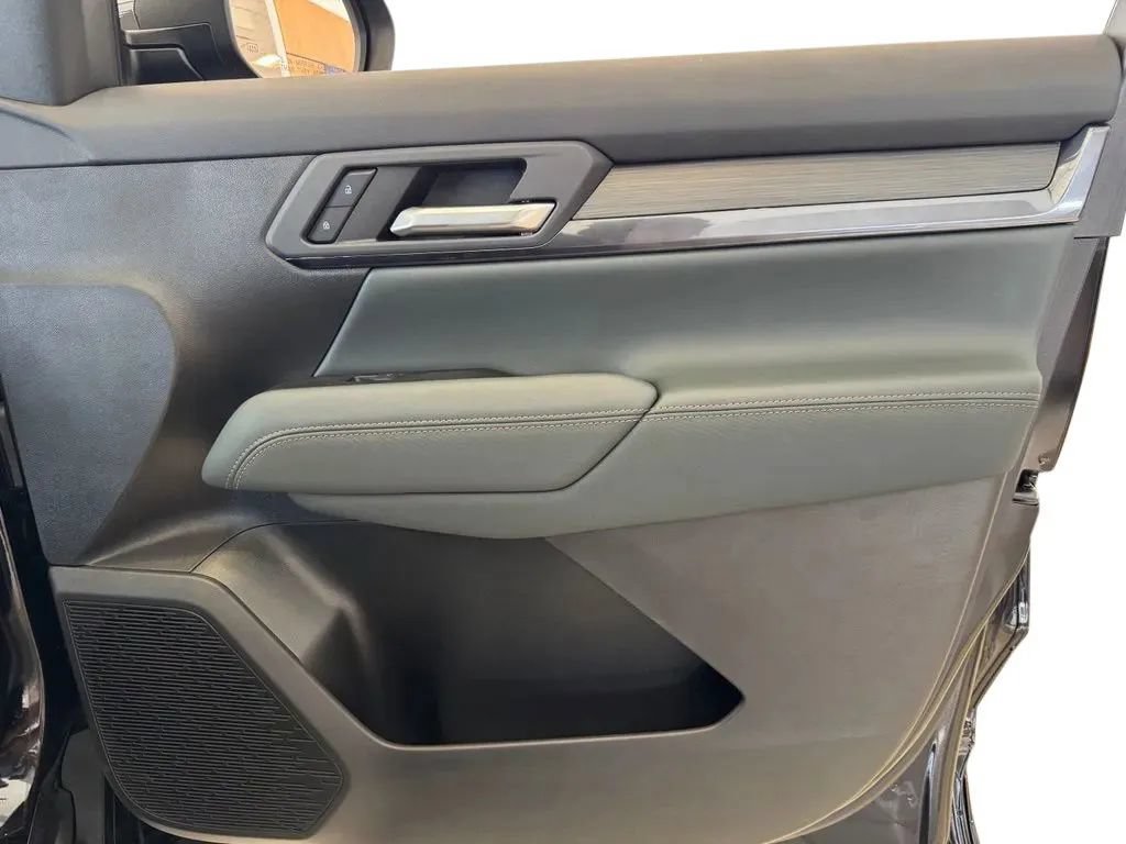 New 2027 GMC Terrain AT4 w/ Technology Package II AWD/4WD image 15