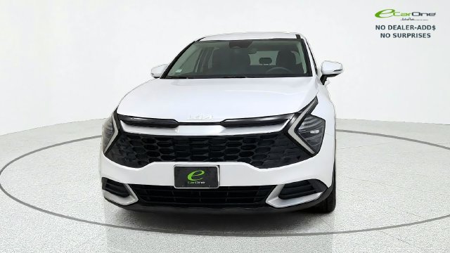 Used 2025 Kia Sportage EX FWD image 2