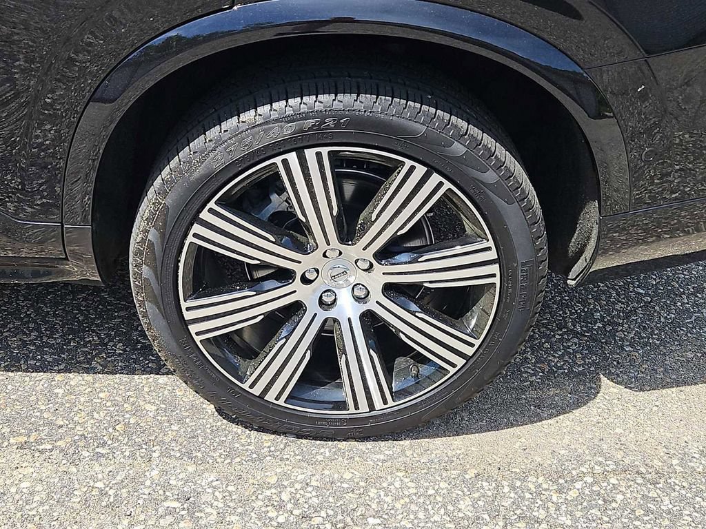Used 2024 Volvo XC90 B5 Plus w/ Protection Package Premier AWD/4WD image 3