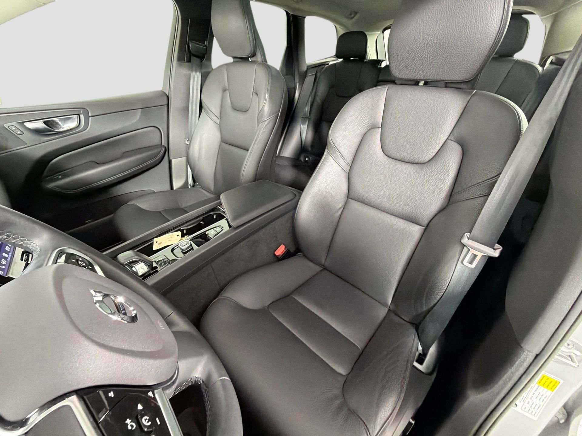 Certified 2023 Volvo XC60 B5 Plus w/ Protection Package Premier FWD image 21
