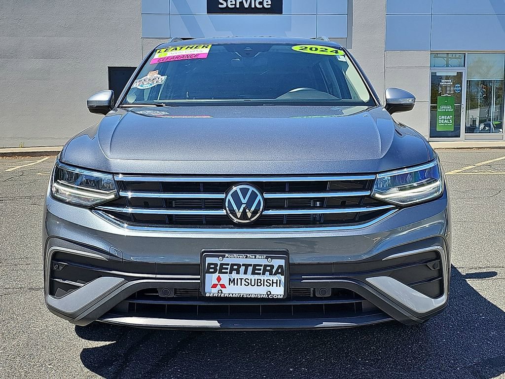 Used 2024 Volkswagen Tiguan Wolfsburg Edition AWD/4WD image 2