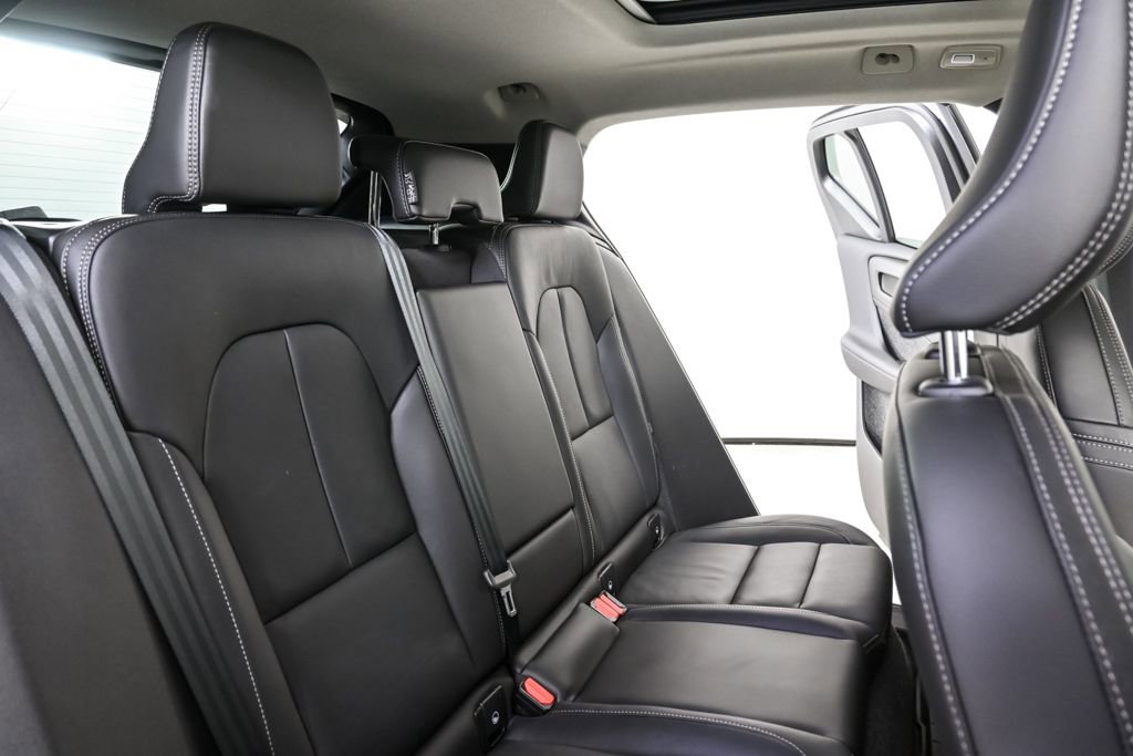 Certified 2025 Volvo XC40 B5 Plus image 20