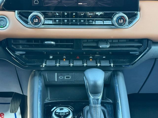 Used 2024 GMC Canyon AT4 w/ Technology Package image 32