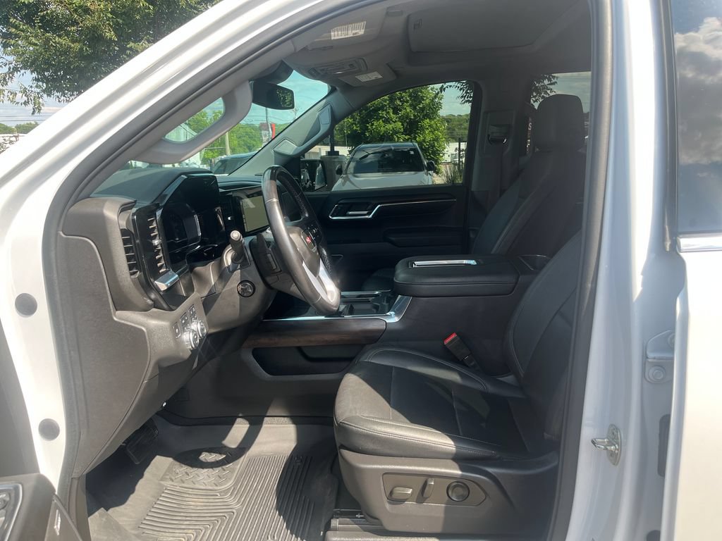 Used 2022 GMC Sierra 1500 SLT AWD/4WD image 9