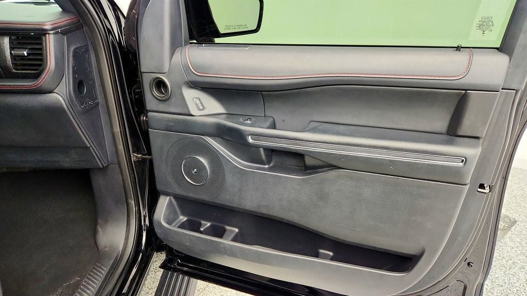 Used 2023 Ford Expedition Limited image 28