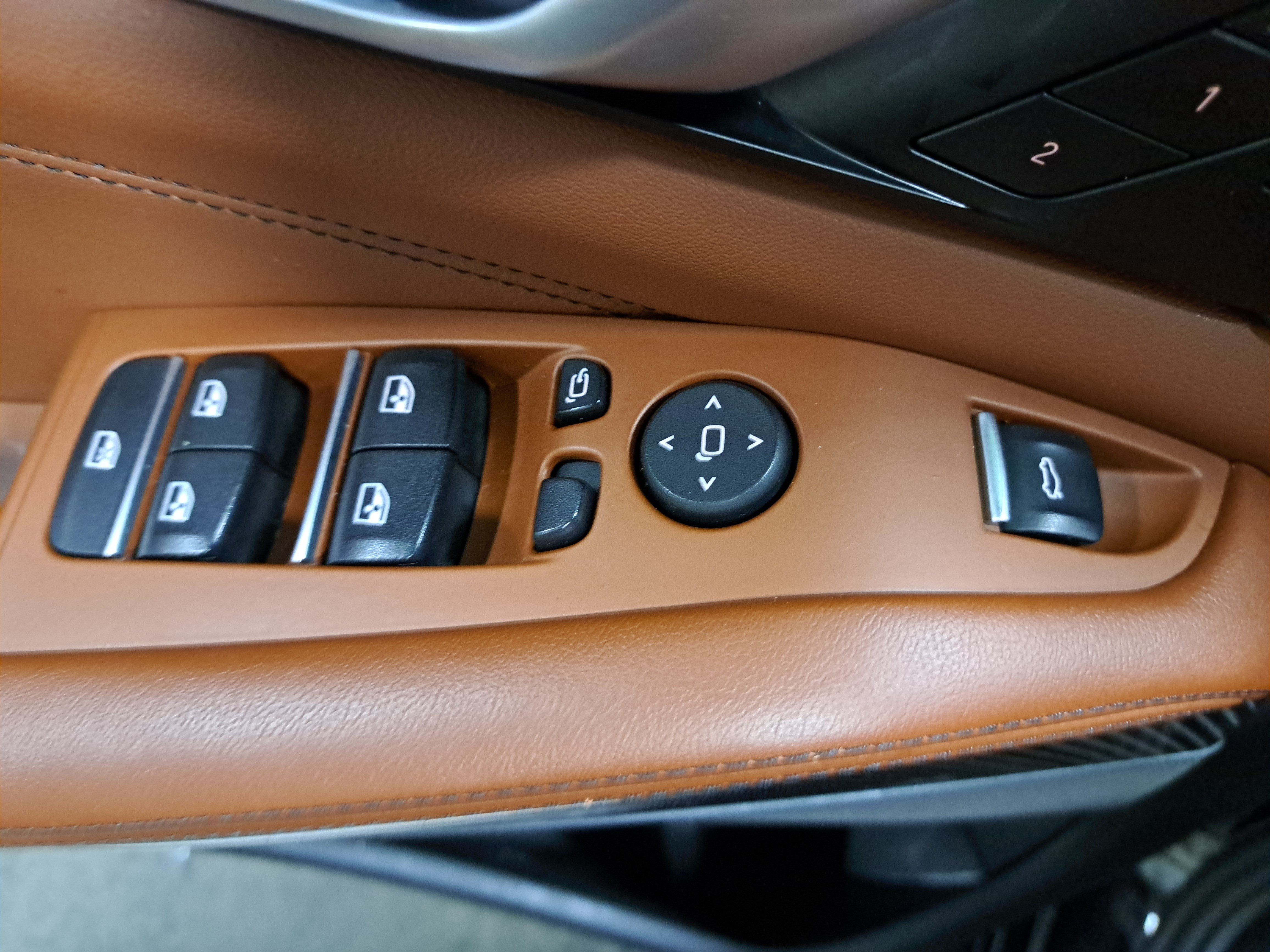 Used 2025 BMW X5 M60i AWD/4WD image 29