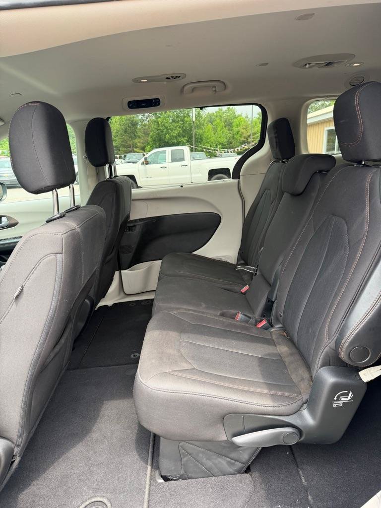 Used 2017 Chrysler Pacifica Touring Plus FWD image 31