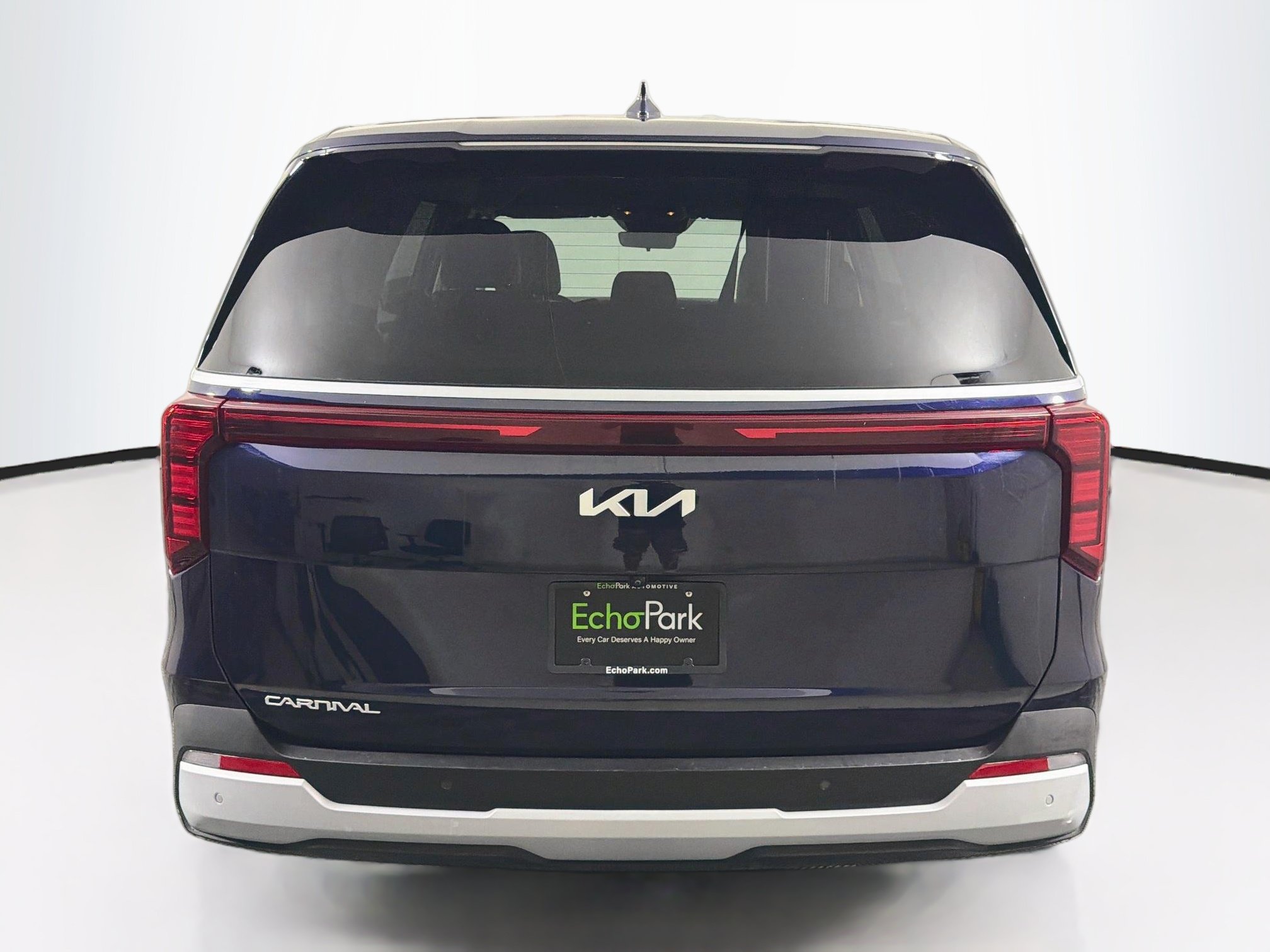 Used 2025 Kia Carnival FWD image 7
