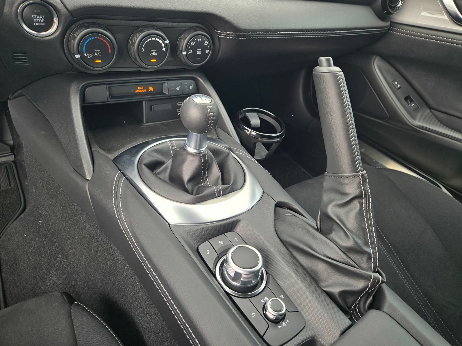 New 2026 MAZDA MX-5 Miata Club w/ Interior Package RWD image 15