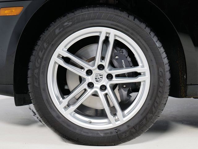 Certified 2023 Porsche Macan 2.0L I4 Turbocharged image 35