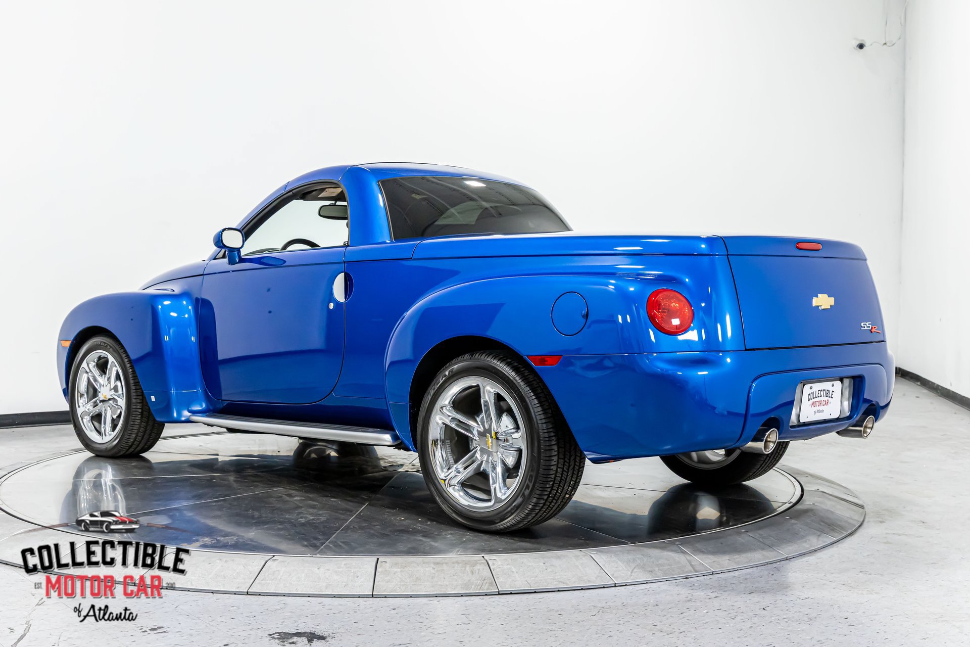 Used 2006 Chevrolet SSR w/ Preferred Equipment Group RWD image 13