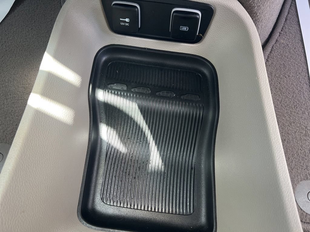 Used 2020 Chrysler Pacifica Touring w/ Advanced Safetytec Group FWD image 35