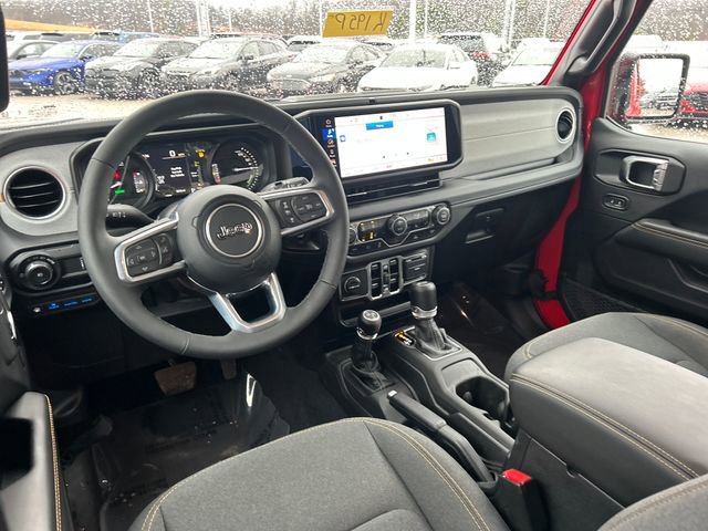 Used 2025 Jeep Wrangler Sahara 4xe image 12