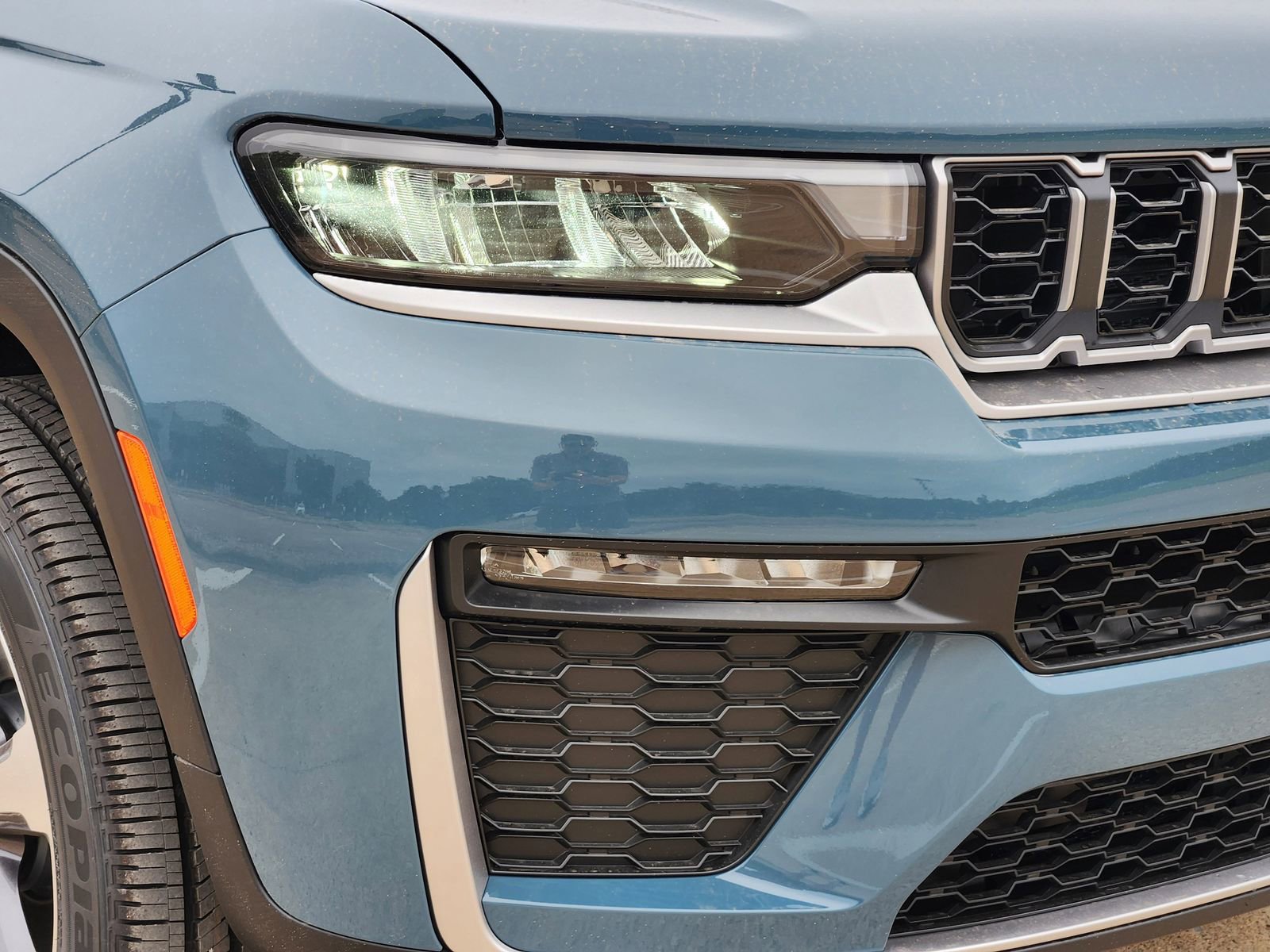 New 2026 Jeep Grand Cherokee Limited RWD image 9