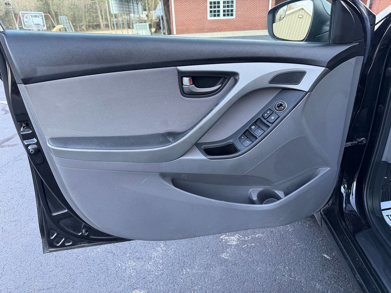 Used 2014 Hyundai Elantra SE w/ Option Group 02 FWD image 10