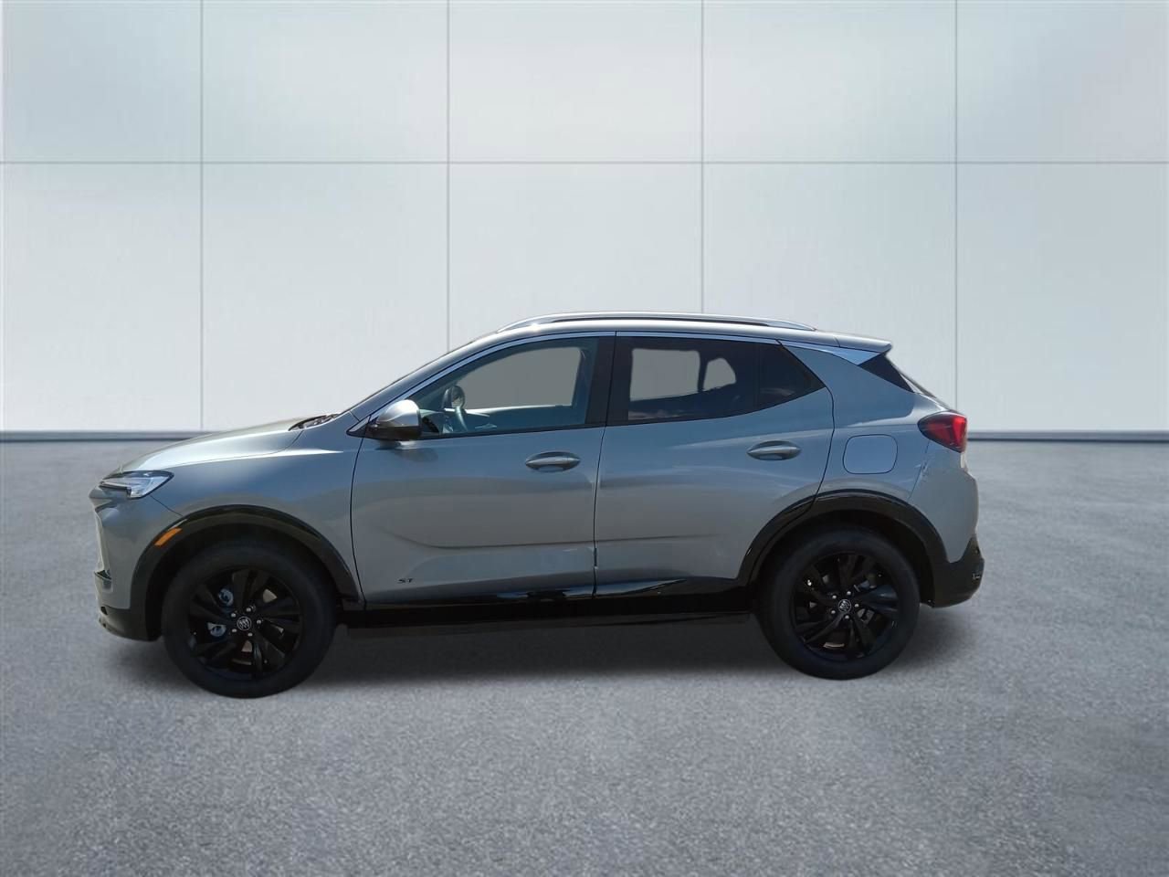Used 2025 Buick Encore GX Sport Touring w/ Advanced Technology Package AWD/4WD image 2