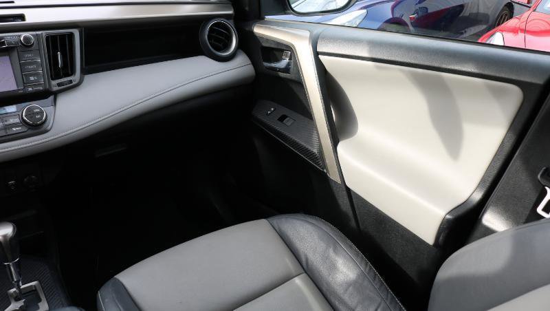 Used 2015 Toyota RAV4 Limited w/ Technology Package image 17
