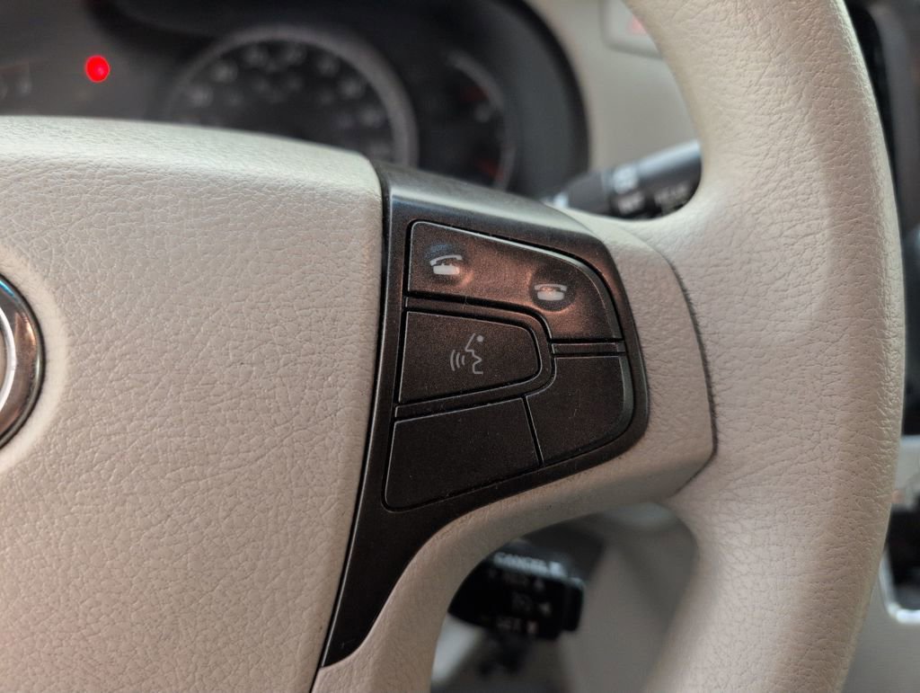 Used 2013 Toyota Sienna LE image 39