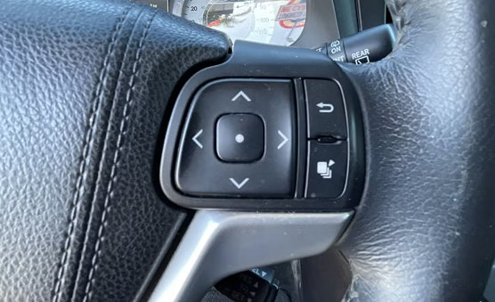 Used 2015 Toyota Sienna SE FWD image 9