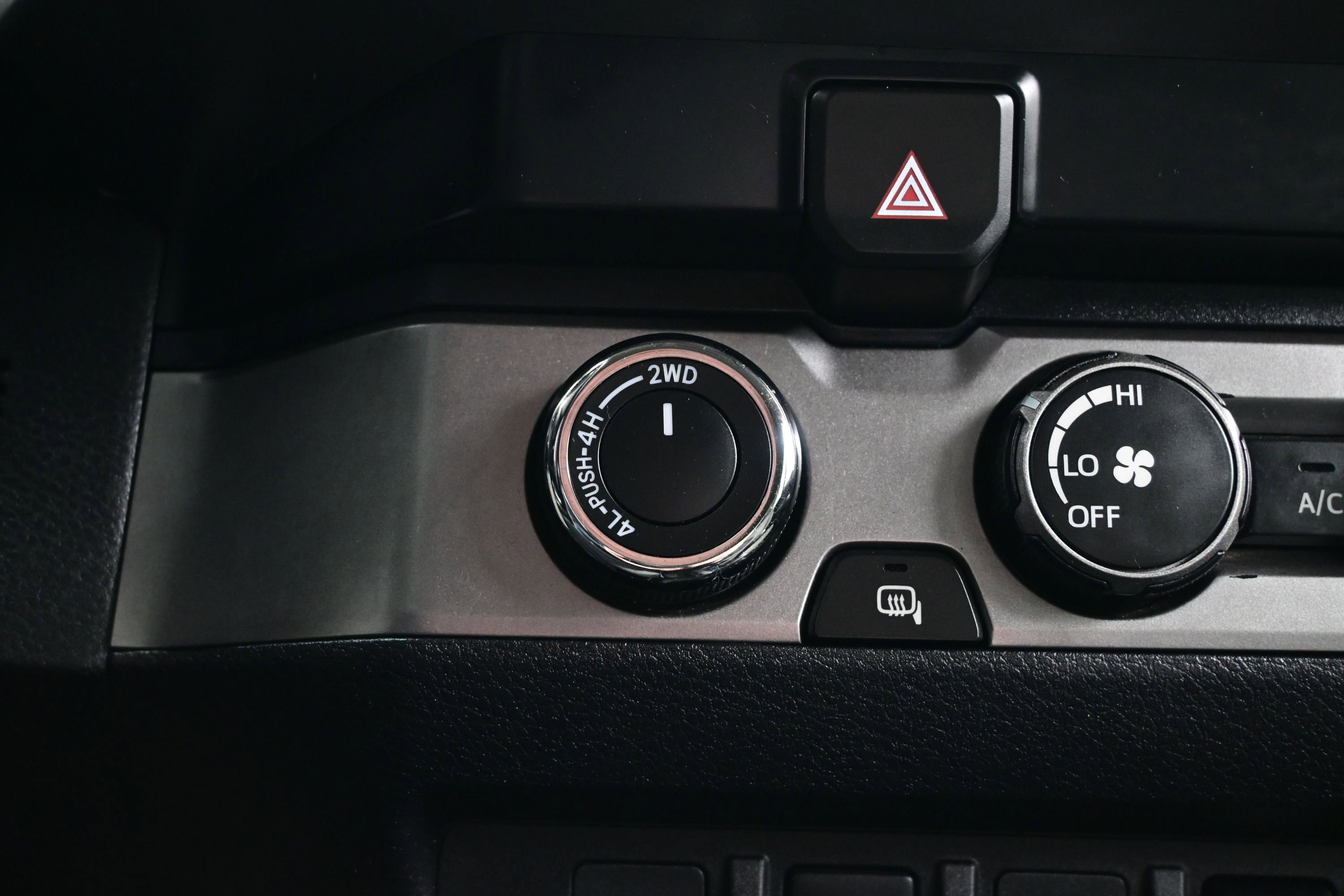 Used 2019 Toyota Tacoma SR5 AWD/4WD image 21