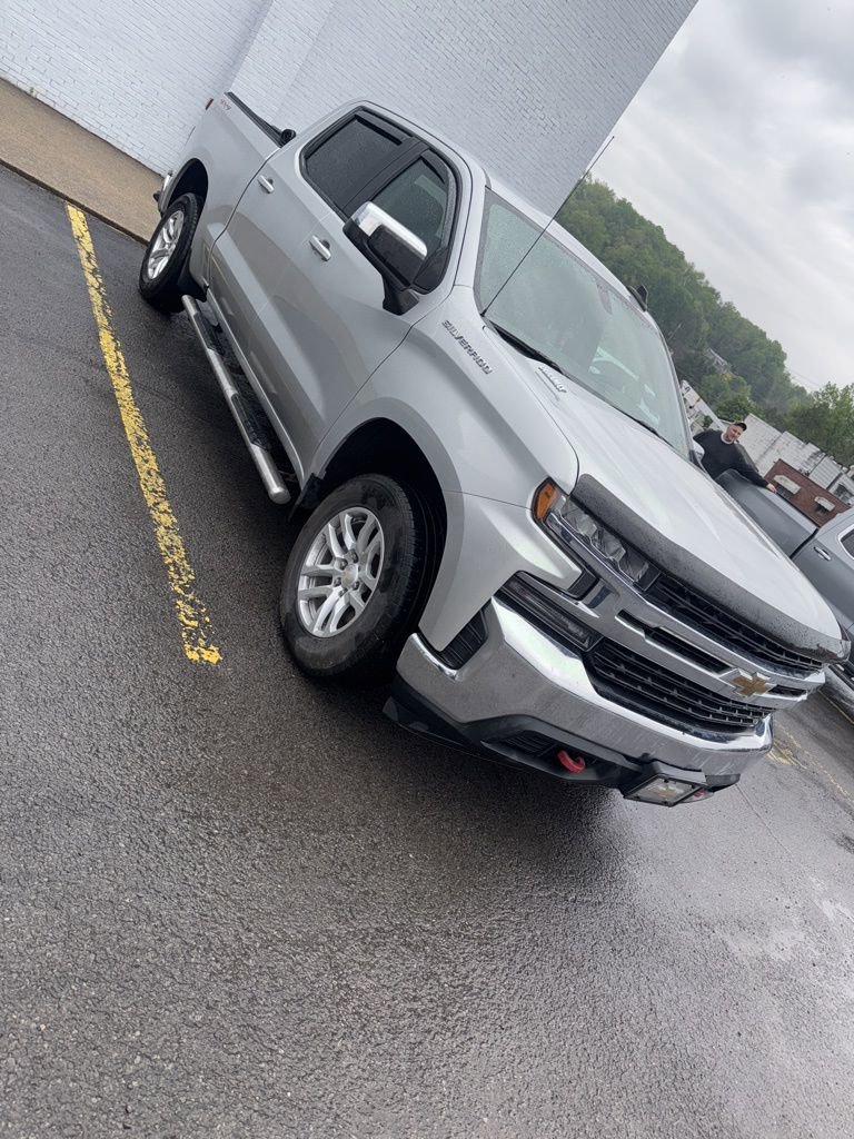 Used 2020 Chevrolet Silverado 1500 LT w/ Convenience Package AWD/4WD image 1