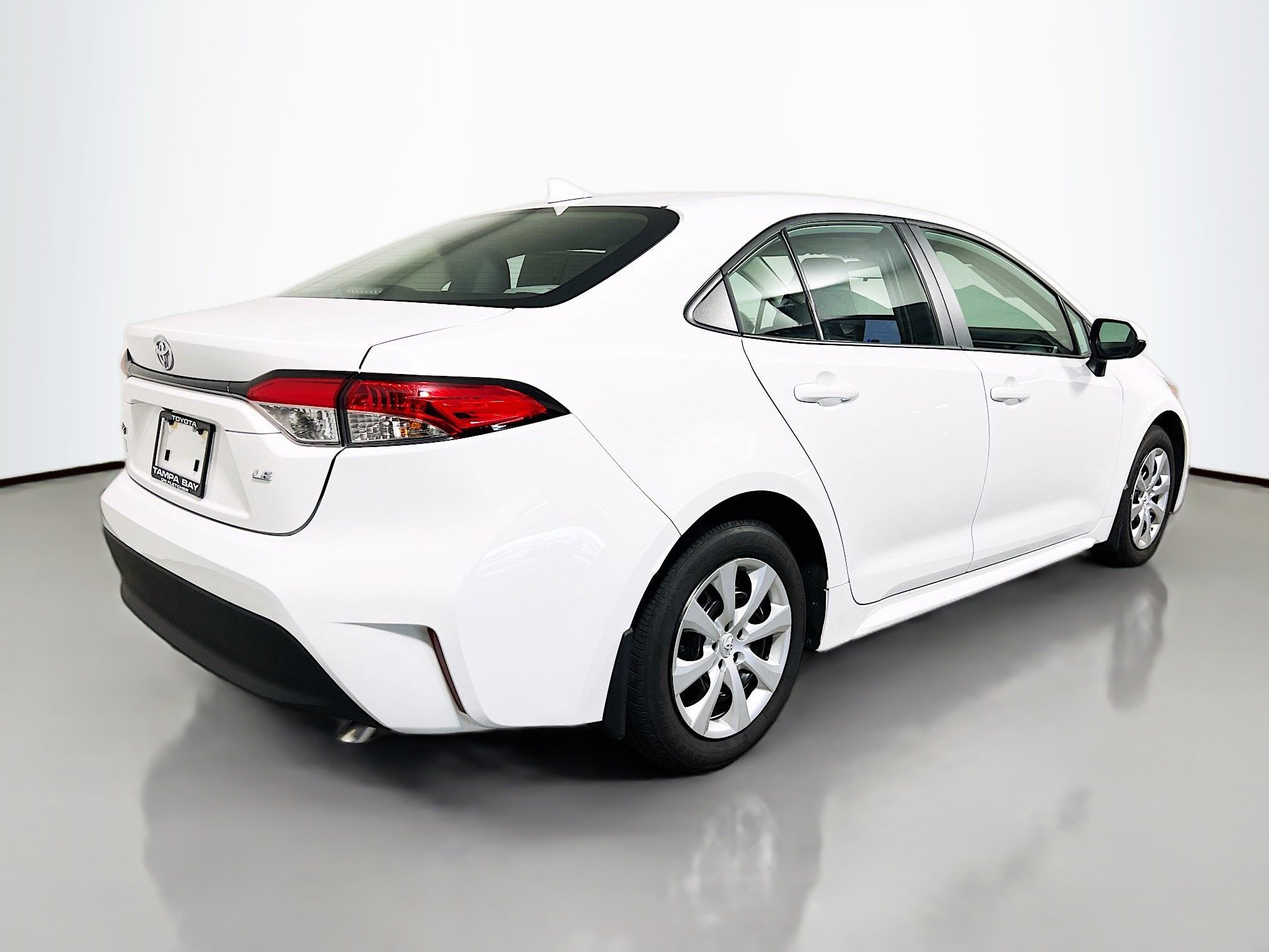 Used 2025 Toyota Corolla LE FWD image 4