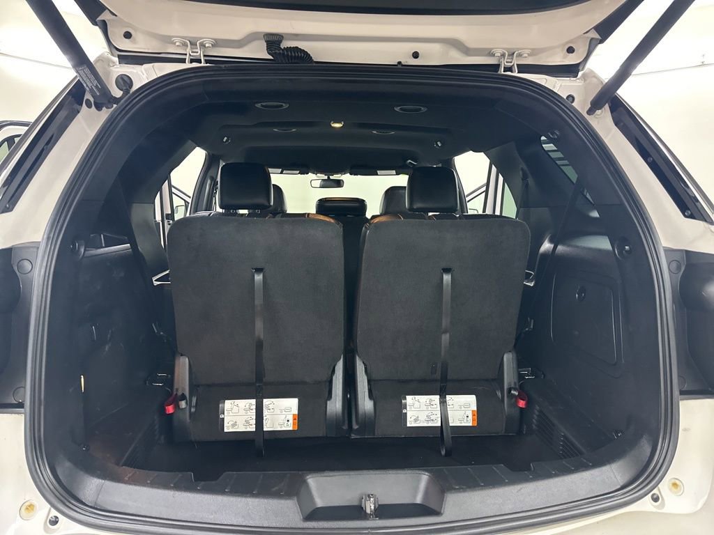 Used 2017 Ford Explorer XLT w/ Equipment Group 202A image 26