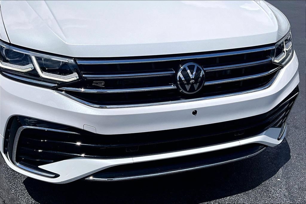 Used 2024 Volkswagen Tiguan SEL R-Line AWD/4WD image 28