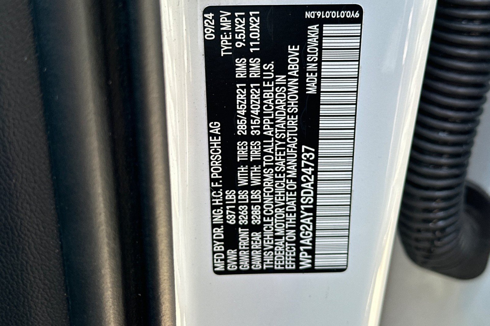 Certified 2025 Porsche Cayenne GTS AWD/4WD image 29