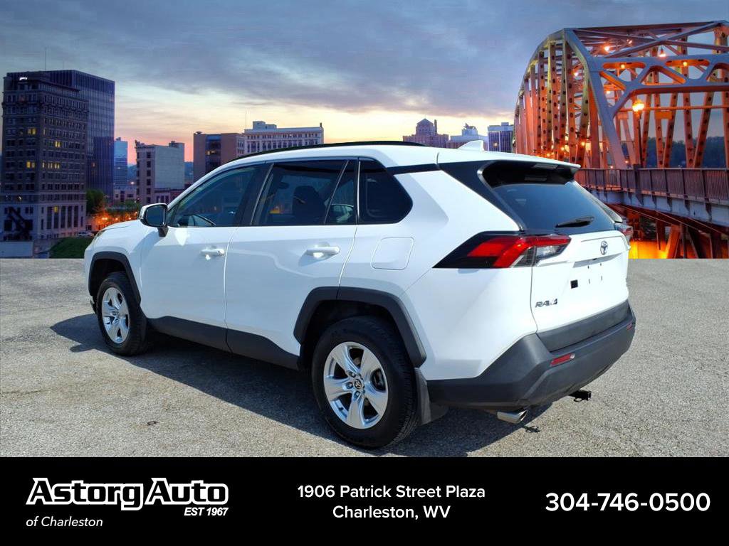 Used 2021 Toyota RAV4 XLE AWD/4WD image 5