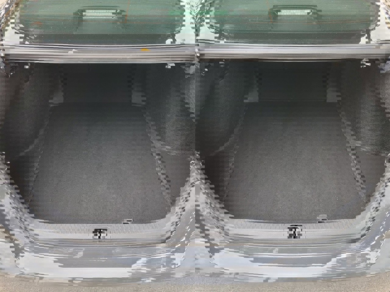 Used 2025 Toyota Camry SE image 8