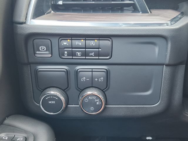 Used 2025 Chevrolet Tahoe LS RWD image 24