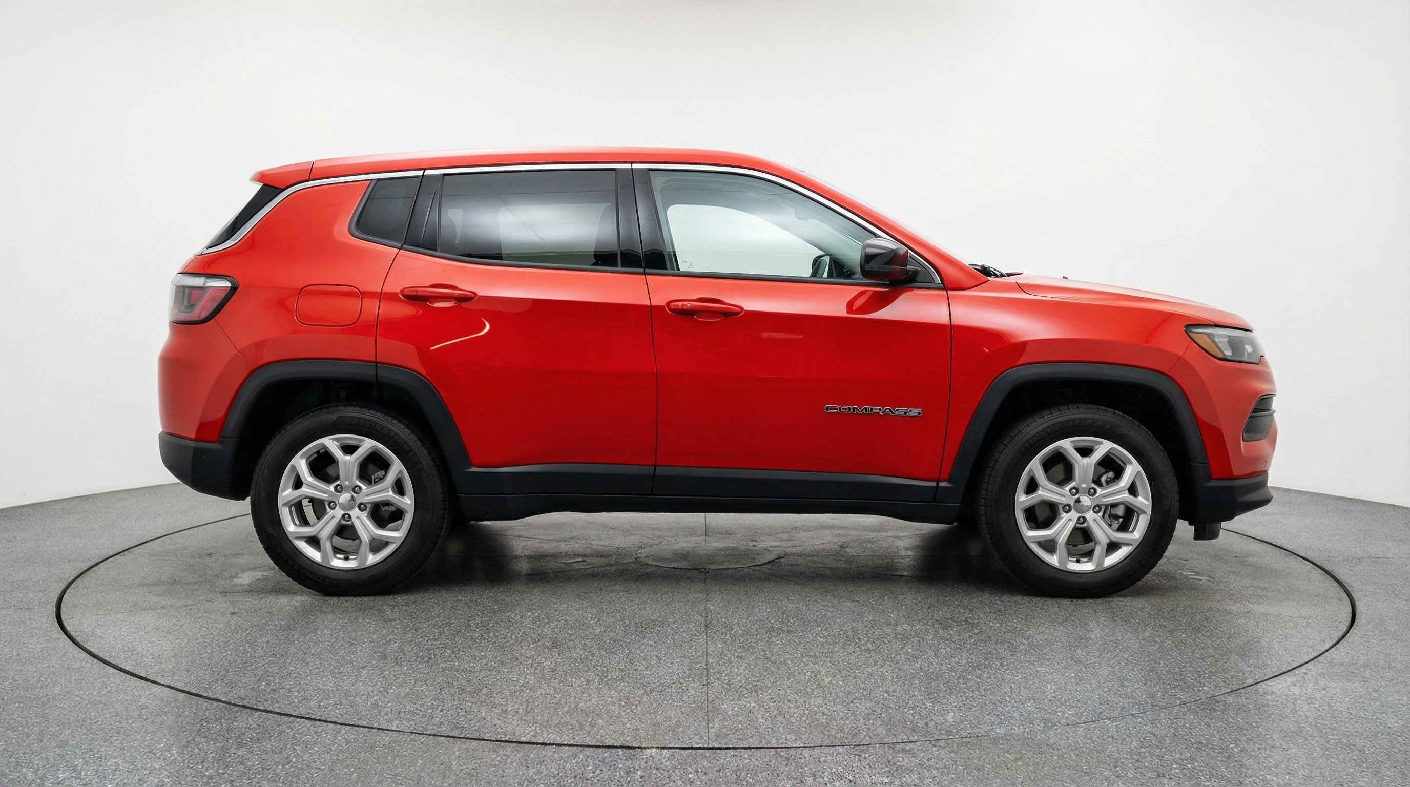 Used 2025 Jeep Compass Latitude image 11