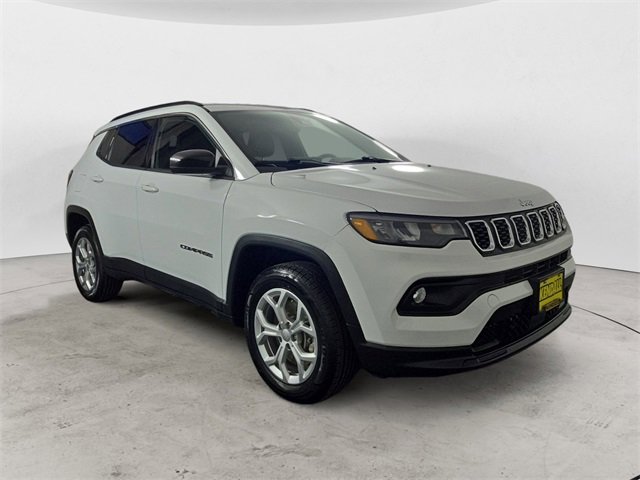 Used 2024 Jeep Compass Latitude image 7